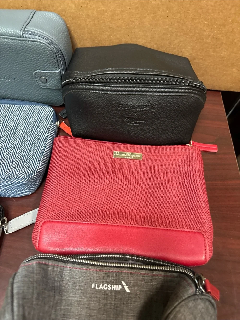 Airlines Travel Amenity Kit Toiletry Bags Shinola Tumi Ferragamo Delta Lot 8